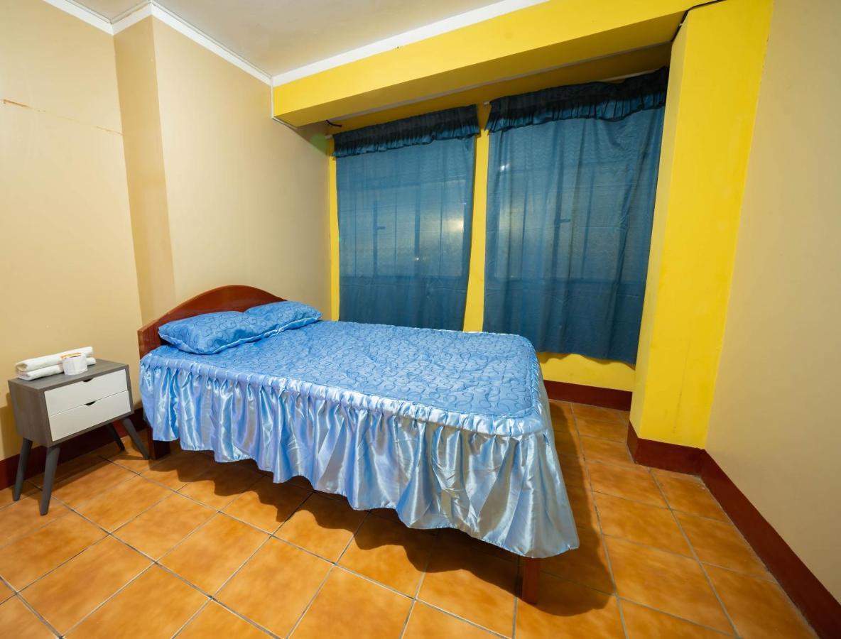Hostal Tarapaca Hotel Huánuco Buitenkant foto