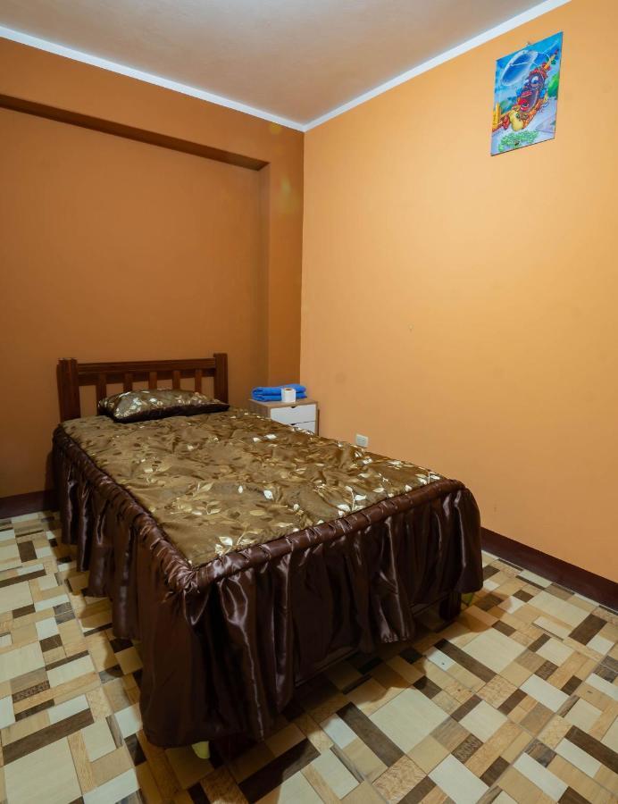 Hostal Tarapaca Hotel Huánuco Buitenkant foto